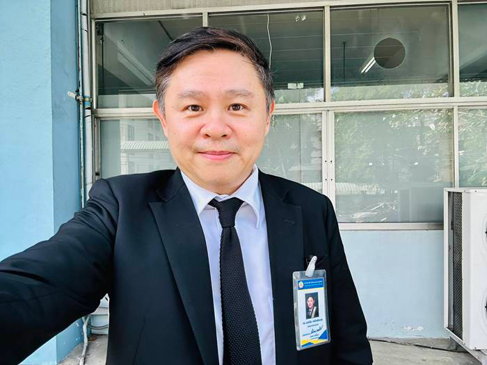 ประวัติ ทนายแก้ว  