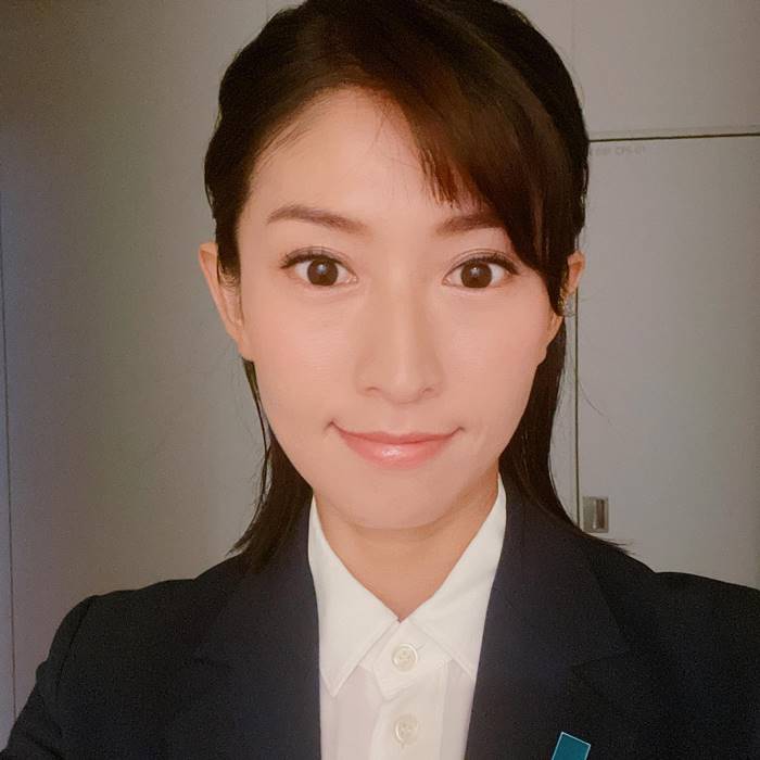 อดีตสาวกราเวียร์ เตรียมนั่งเก้าอี้ สส. หลังชนะเลือกตั้งแลนด์สไลด์ 