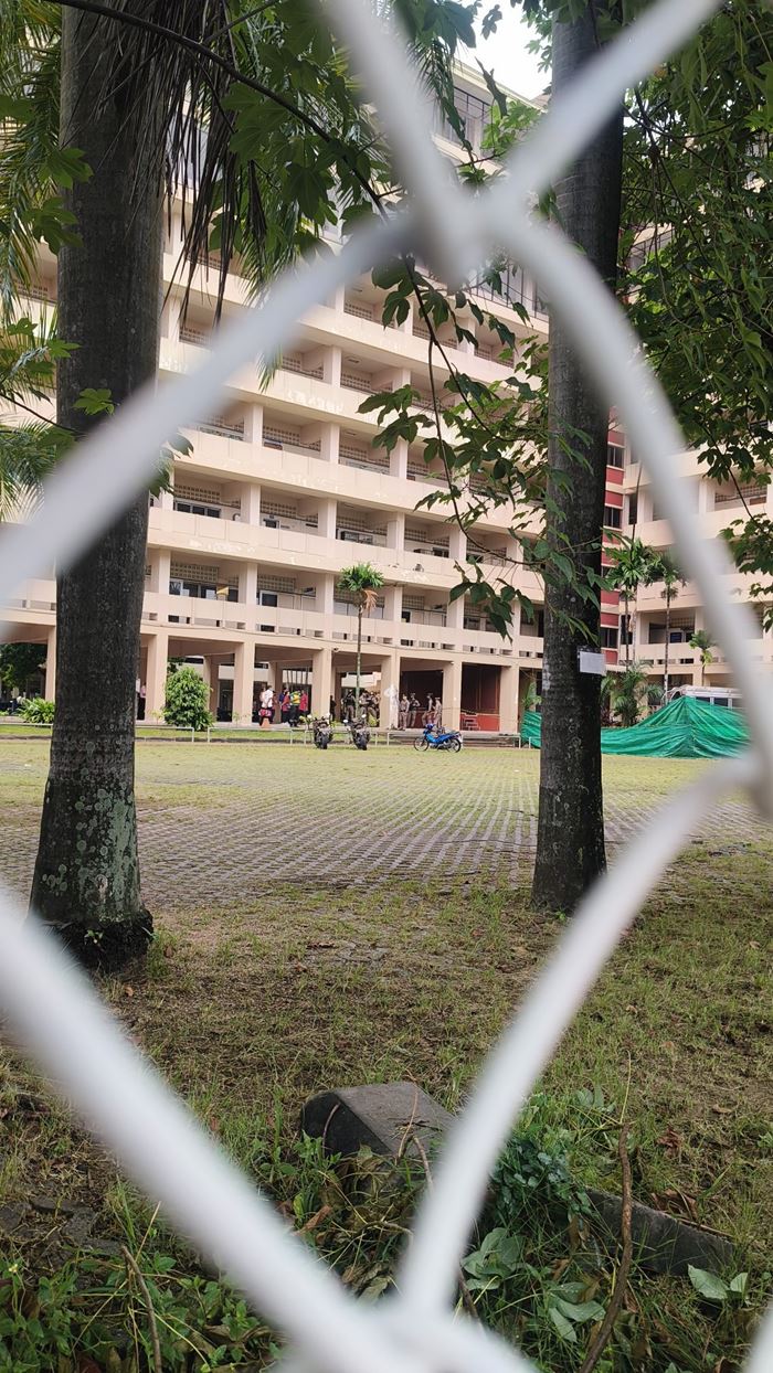 ชายตกอาคารชั้น 6 เสียชีวิต โรงเรียนยันไม่ใช่นักเรียน