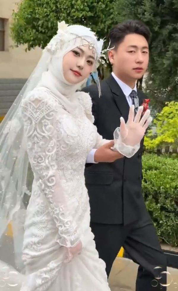 เจ้าสาวสวย ออร่านางฟ้า เป๊ะทุกมุมจนนึกว่า AI