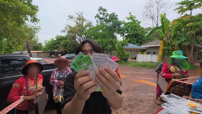 ดราม่า คิวเท เที่ยววัดดัง เจอแห่ยัดเยียดขายลอตเตอรี่แพง