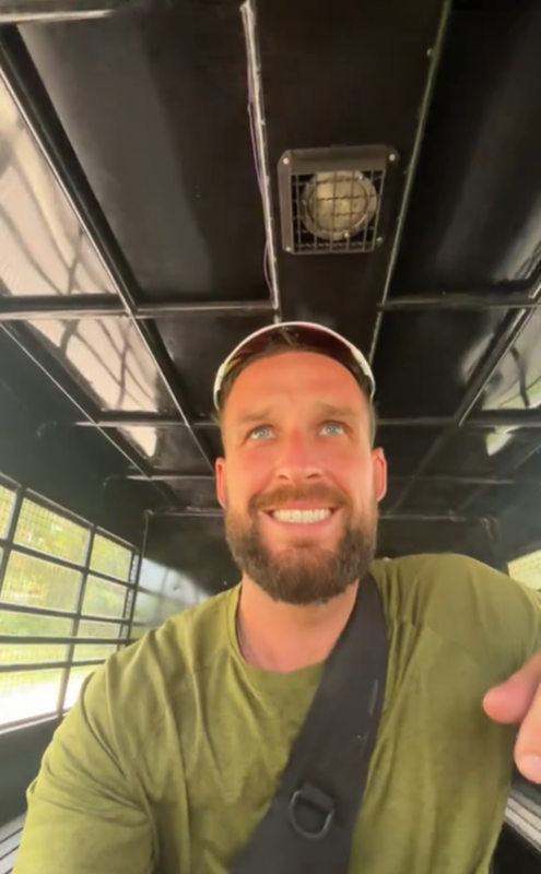 หนุ่มฝรั่งรีวิว คนไทยใจดีให้ติดรถ ฟีลแบบ VIP