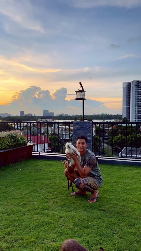 ไป๊ ทาคน เปิดบ้านหรู พาชมสวนสัตว์บนดาดฟ้า