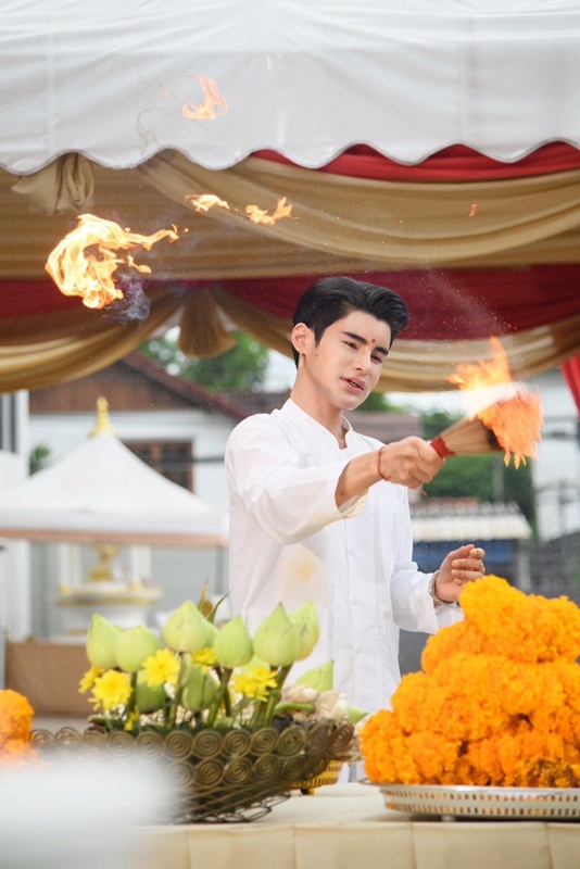 ประวัติ เอ จักรพรรดิ