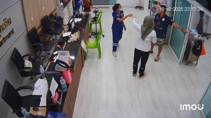 CPF โพสต์ปม กระบะขวางรถพยาบาล CPF โพสต์ปม กระบะขวางรถพยาบาล