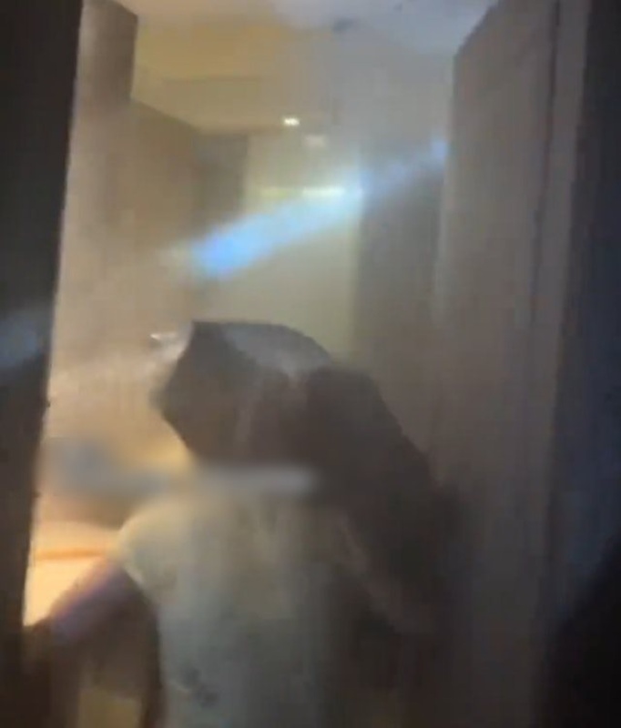 ทำน้ำท่วมโรงแรม เพราะแขวนเสื้อ