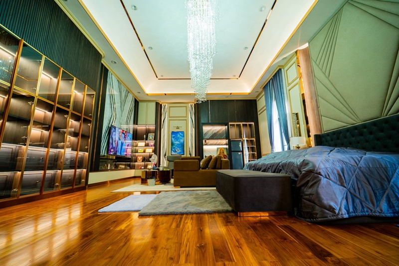 ขายบ้าน 250 ล้านบาท มีคุณสมบัติ 25 ข้อ 