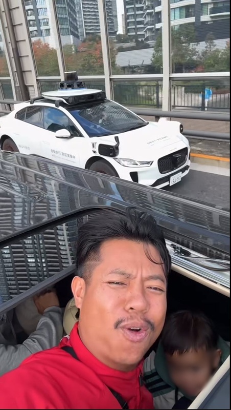 แจ็กแปปโฮ พาลูกยื่นหัวซันรูฟบนทางด่วนญี่ปุ่น