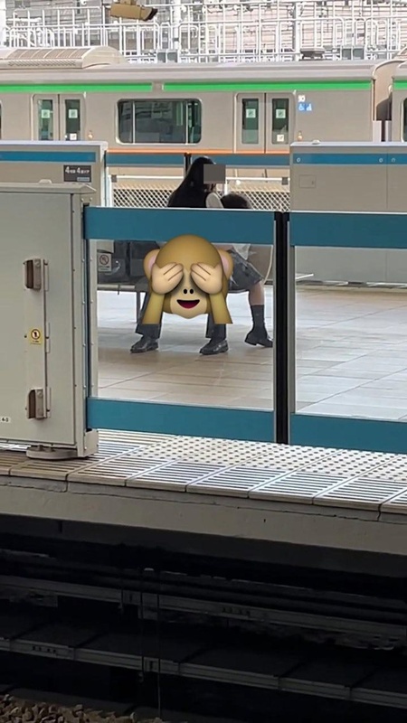 คู่รักนักเรียนญี่ปุ่น