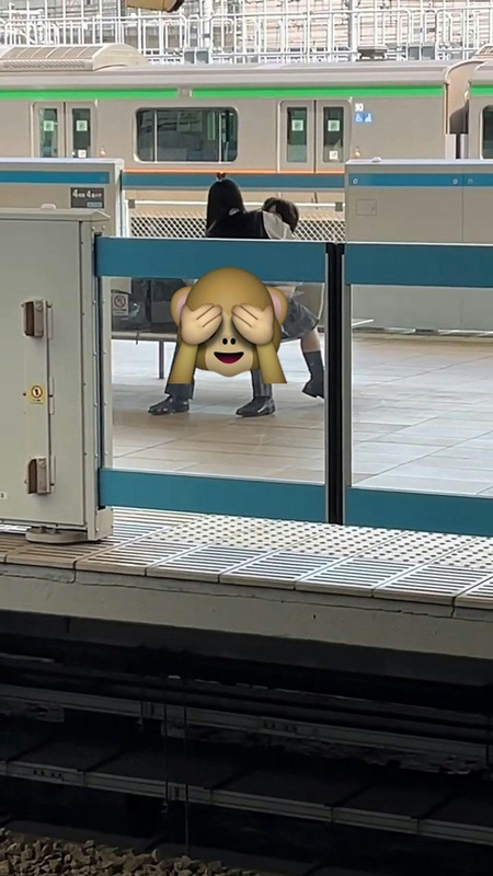 คู่รักนักเรียนญี่ปุ่น