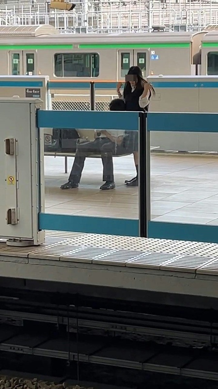 คู่รักนักเรียนญี่ปุ่น