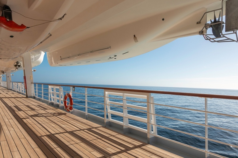 พนักงานเรือสำราญ