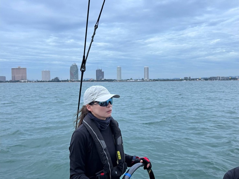 สมเด็จพระราชินี ทรงร่วมฝึกซ้อมเรือใบ เตรียมลงศึกซีเกมส์ ครั้งที่ 33