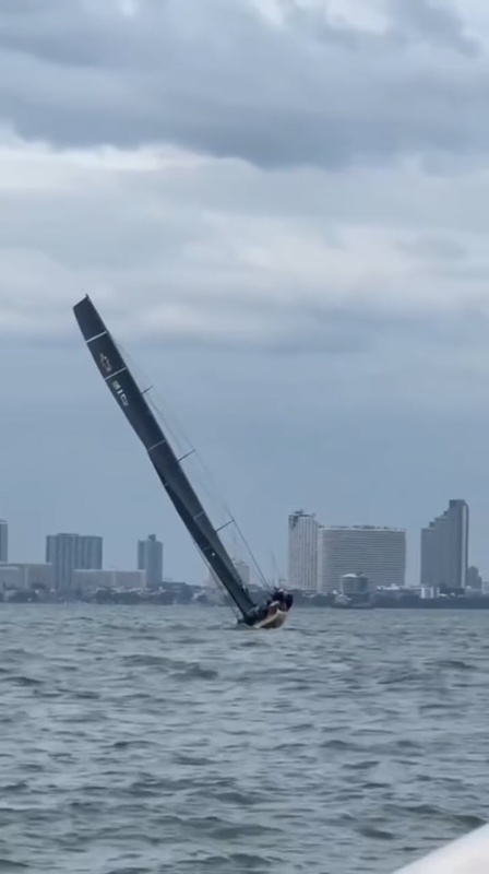 สมเด็จพระราชินี ทรงร่วมฝึกซ้อมเรือใบ เตรียมลงศึกซีเกมส์ ครั้งที่ 33