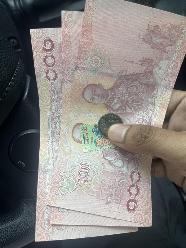 นักท่องเที่ยวจีน จ่ายค่าโดยสาร 302 บาท แต่ไม่มีเหรียญบาท