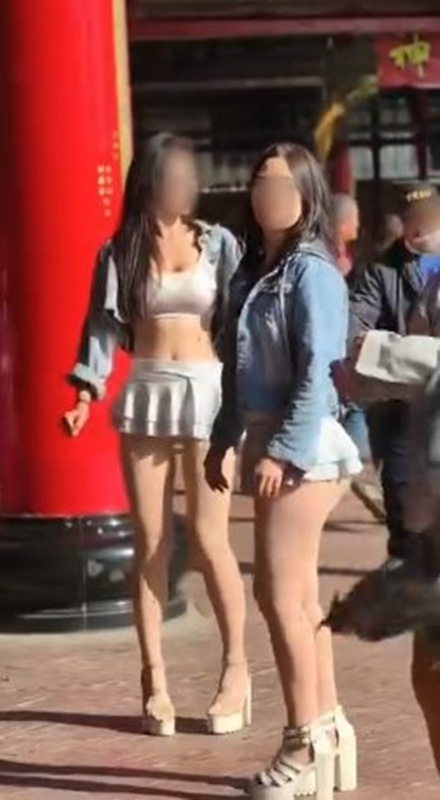 งานวัดไต้หวัน จ้างสาวกระโปรงสั้นเต้นโชว์