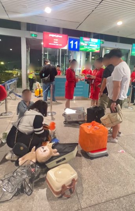 แม่พาลูกเดินทาง ถือสัมภาระขึ้นเครื่อง 21 กก.