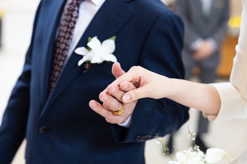 อดีตไอดอล แต่งงานกับแฟนคลับ ไม่แคร์แก่กว่า 17 ปี