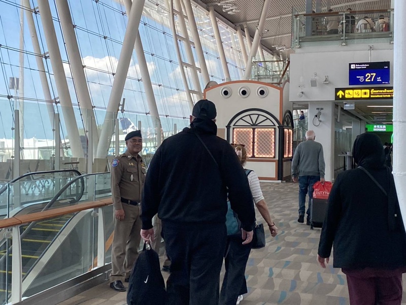 เครื่องบินตกหลุมอากาศ