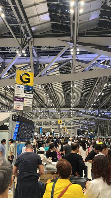 สนามบินสุวรรณภูมิ คนแน่นมากกว่าปกติ