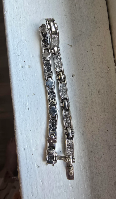 กระเป๋ามือสอง