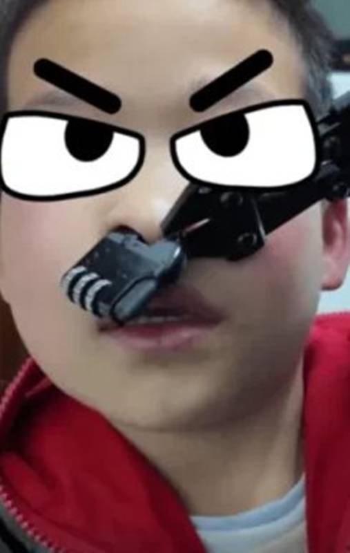 เด็กชายจีนเล่นซน อยากจะแปลงร่างเป็นราชาปีศาจวัวกระทิง