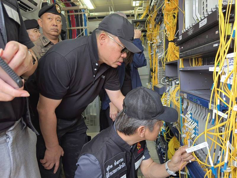 กสทช. นำกำลังค้นชายแดน กสทช. นำกำลังค้นชายแดน