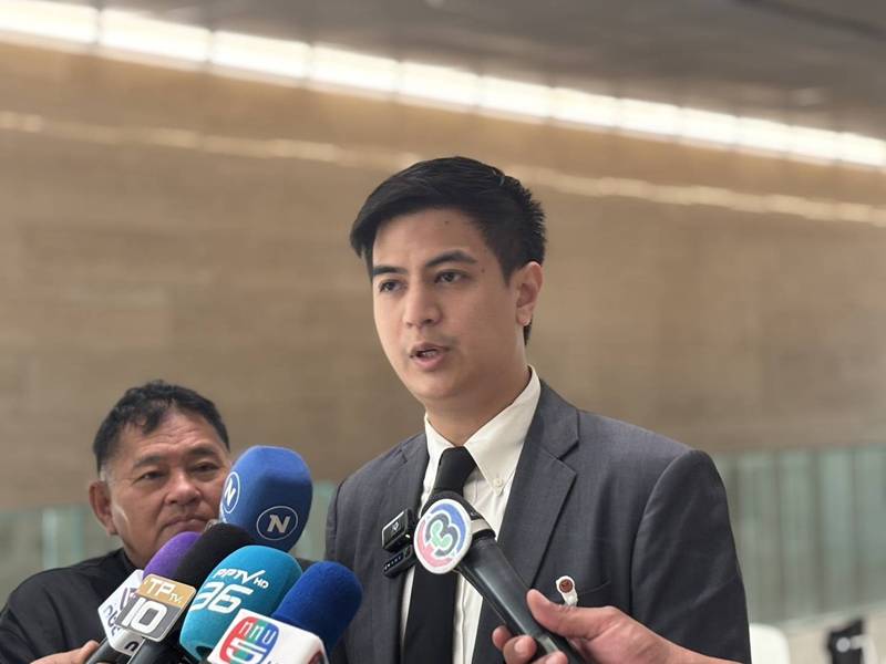 ไอติม พริษฐ์ แจงปมสุขภาพฟัน ไอติม พริษฐ์ แจงปมสุขภาพฟัน