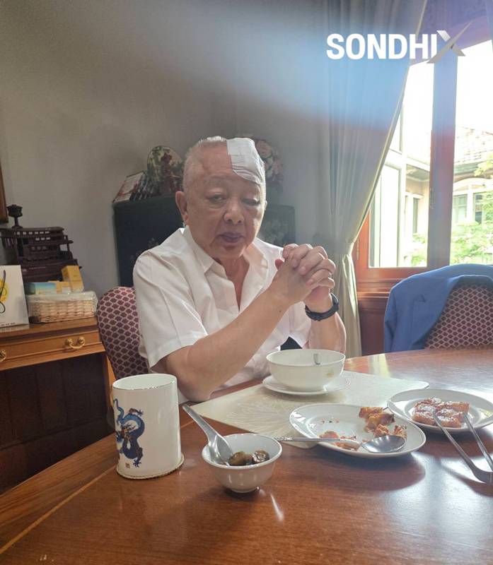 สนธิล้มตกบันได