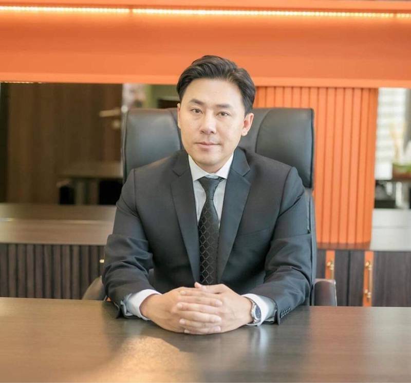 ทนายตั้ม ษิทรา