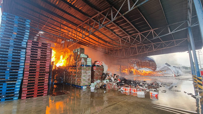 ไฟไหม้โรงงานผลิตกระดาษ ไฟไหม้โรงงานผลิตกระดาษ
