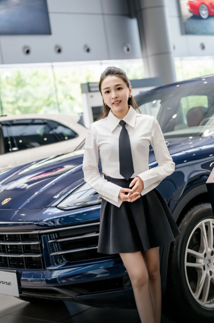 เซลล์สาวมือทอง ขายรถหรู 100 คันในครึ่งปี 
