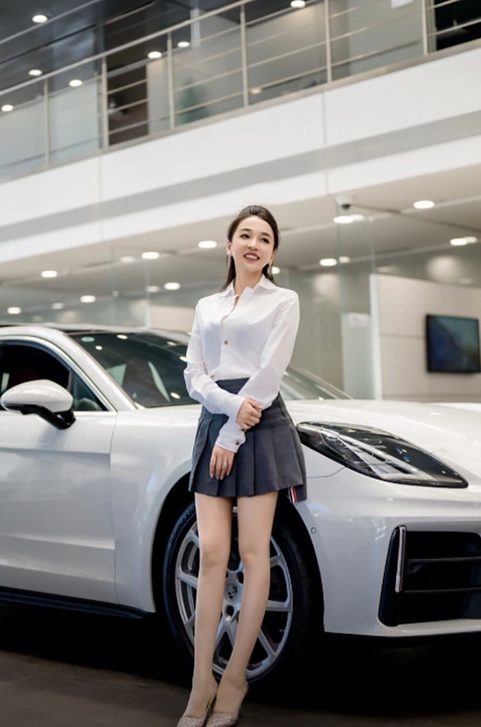 เซลล์สาวมือทอง ขายรถหรู 100 คันในครึ่งปี 